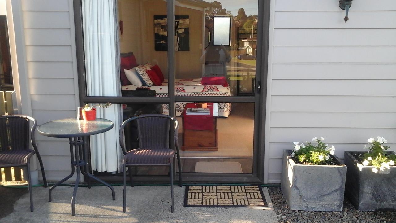 Chris And Dave'S B & B Otorohanga Exterior photo